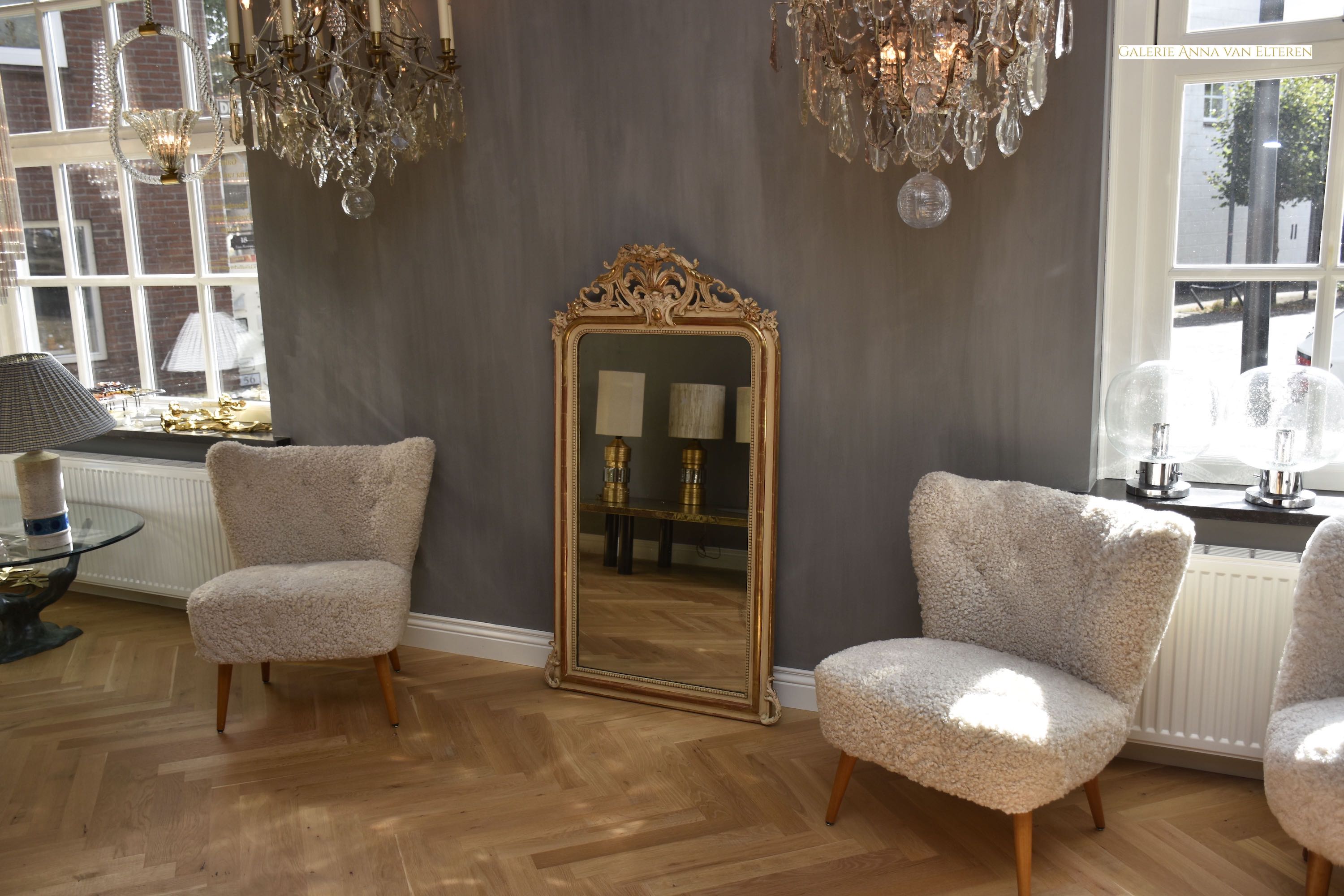 19th c. French mirror with a beautiful crest