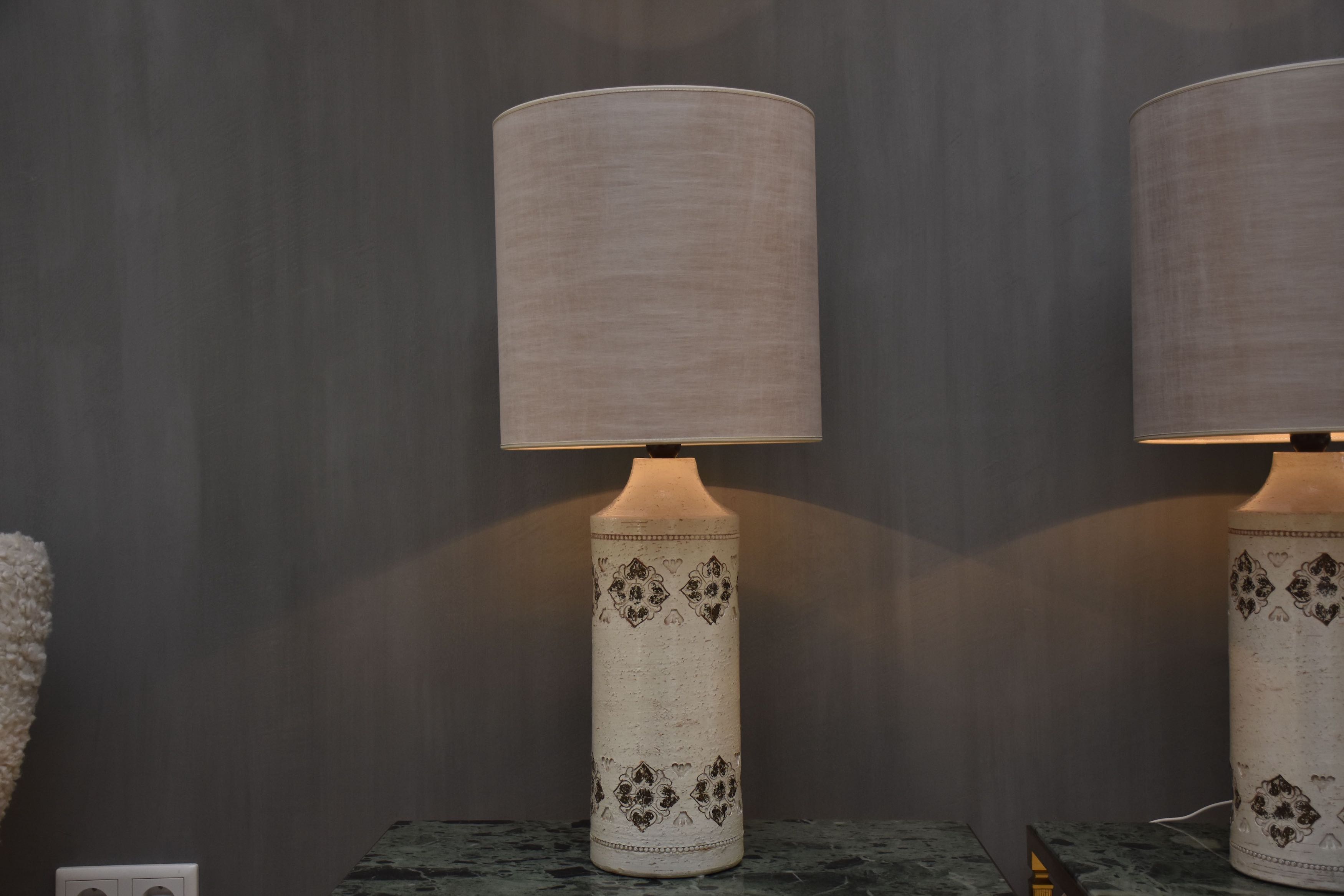 A pair of mid-century Italian ceramic table lamps by Bitossi